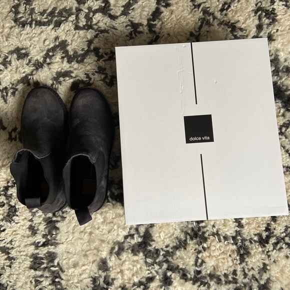 Suede boots - Picture 2 of 5